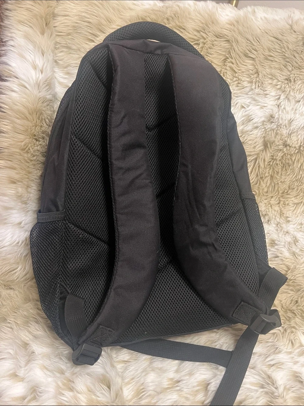 Targus Black Mesh-Detail Men's Backpack